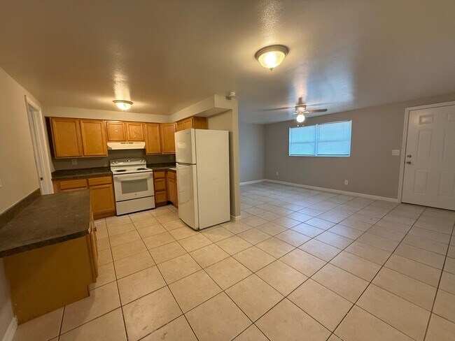 Photo - 2905 Parker Ave Unidad 2905