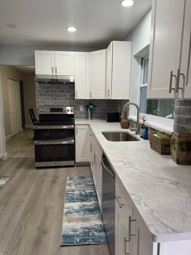 154 SE Selva Ct
