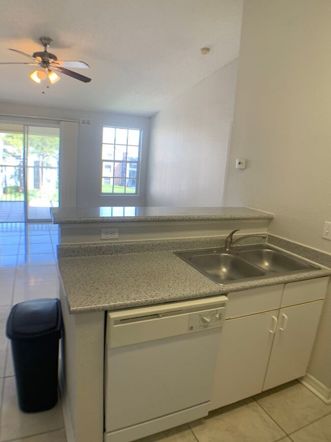 Photo - 2225 Metropolitan Way