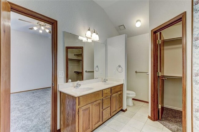 Photo - 305 Waterfront Dr