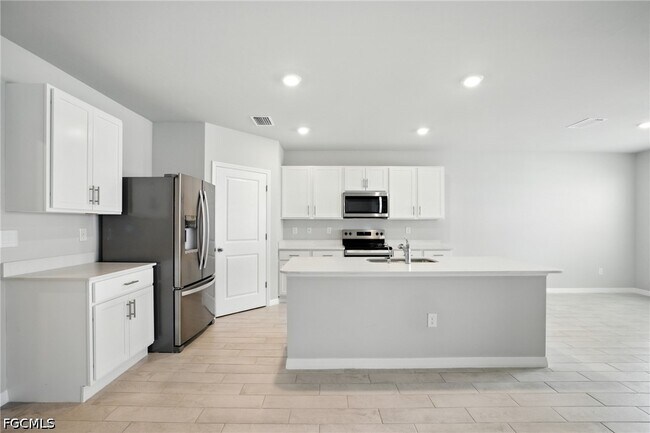 Photo - 2465 NW 9th St