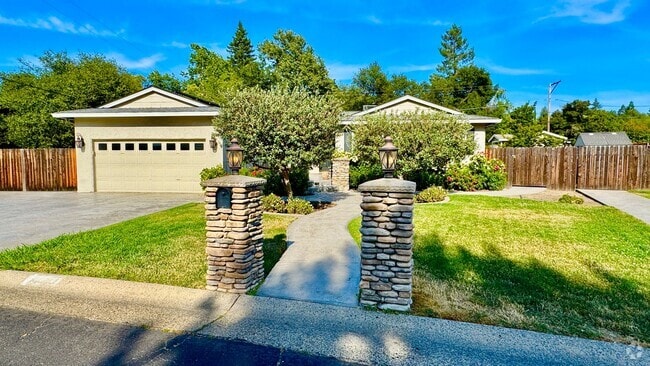 Building Photo - SINGLE STORY RESORT STYLE LIVING IN GRANIT... Rental
