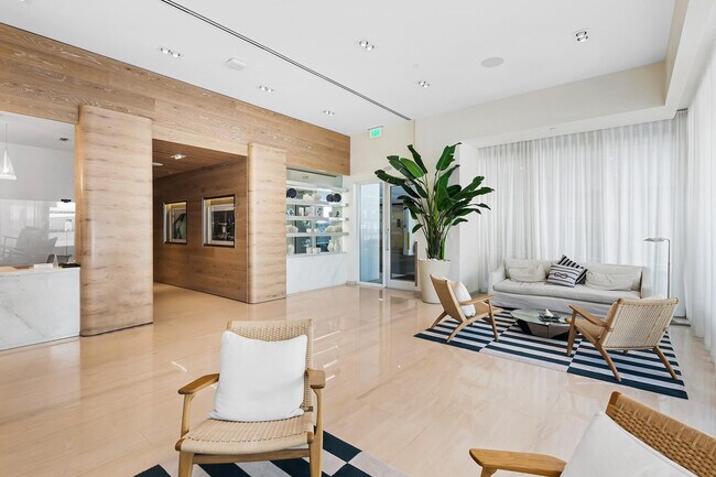 Photo - 401 N Birch Rd Unit 400