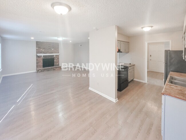 Photo - 4031 Friendly Way