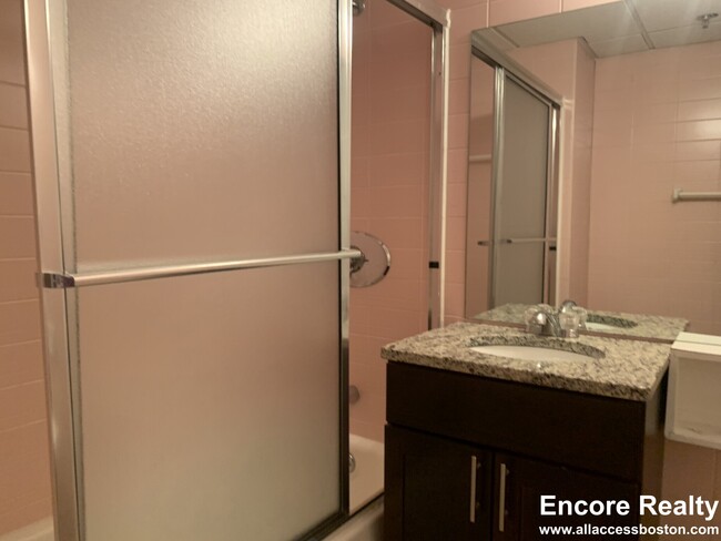 Photo - 62 Boylston St Unidad 724