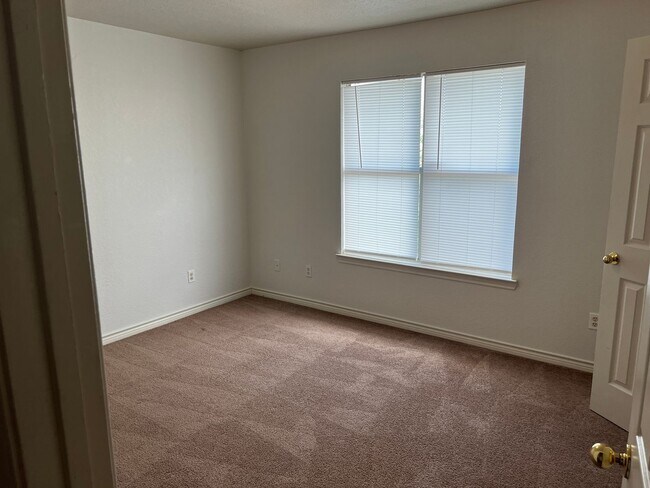 Photo - 2517 Schwald Rd