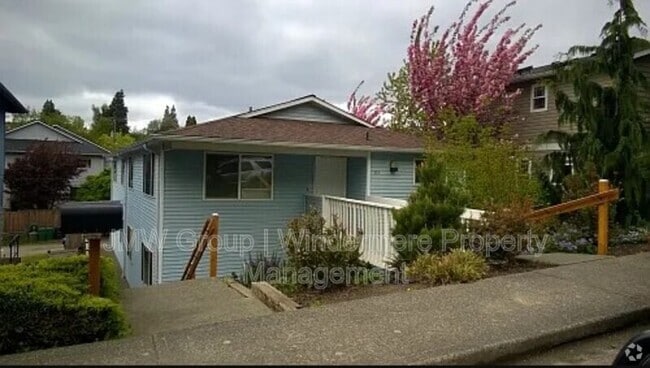 Building Photo - 5215 38th Ave SW Unit 2 Rental