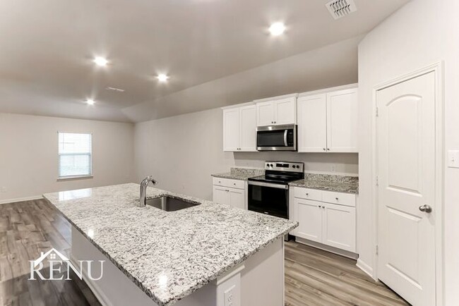 Photo - 2013 Hialeah Dr