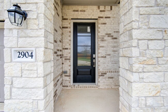 2904 Cordova Hl Dr