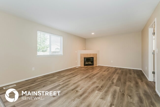 Photo - 1301 Daffodil Ave NE