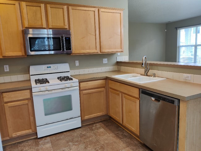 Photo - 671 NW Ledum Ln