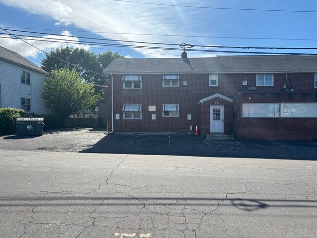 Building Photo - 242 Kent Ave Rental