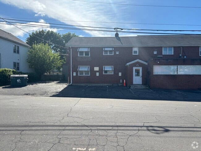 Building Photo - 242 Kent Ave Rental