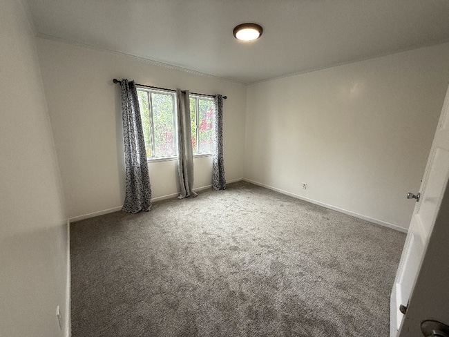 Building Photo - 360 Chester Ave Rental