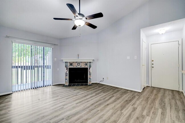 Photo - 12755 Mill Ridge Dr Unidad 305