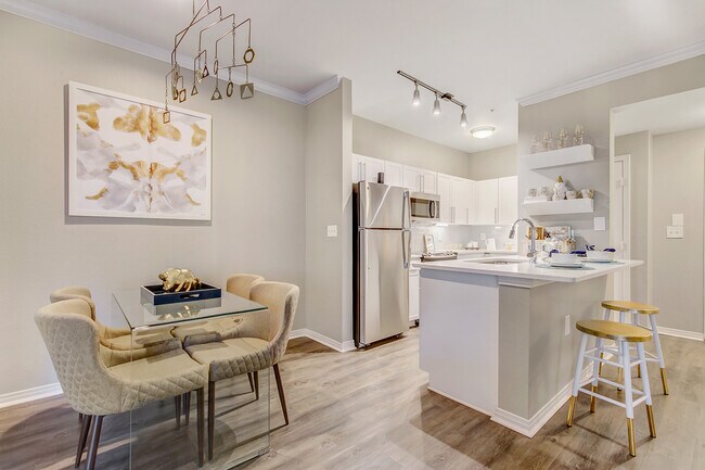 Photo - 5 Mockingbird Apartments