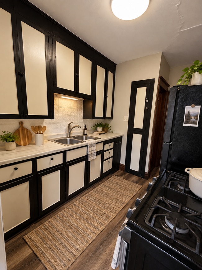 1303-1303 N 16th St Unit 1303 1/2 N 16th St