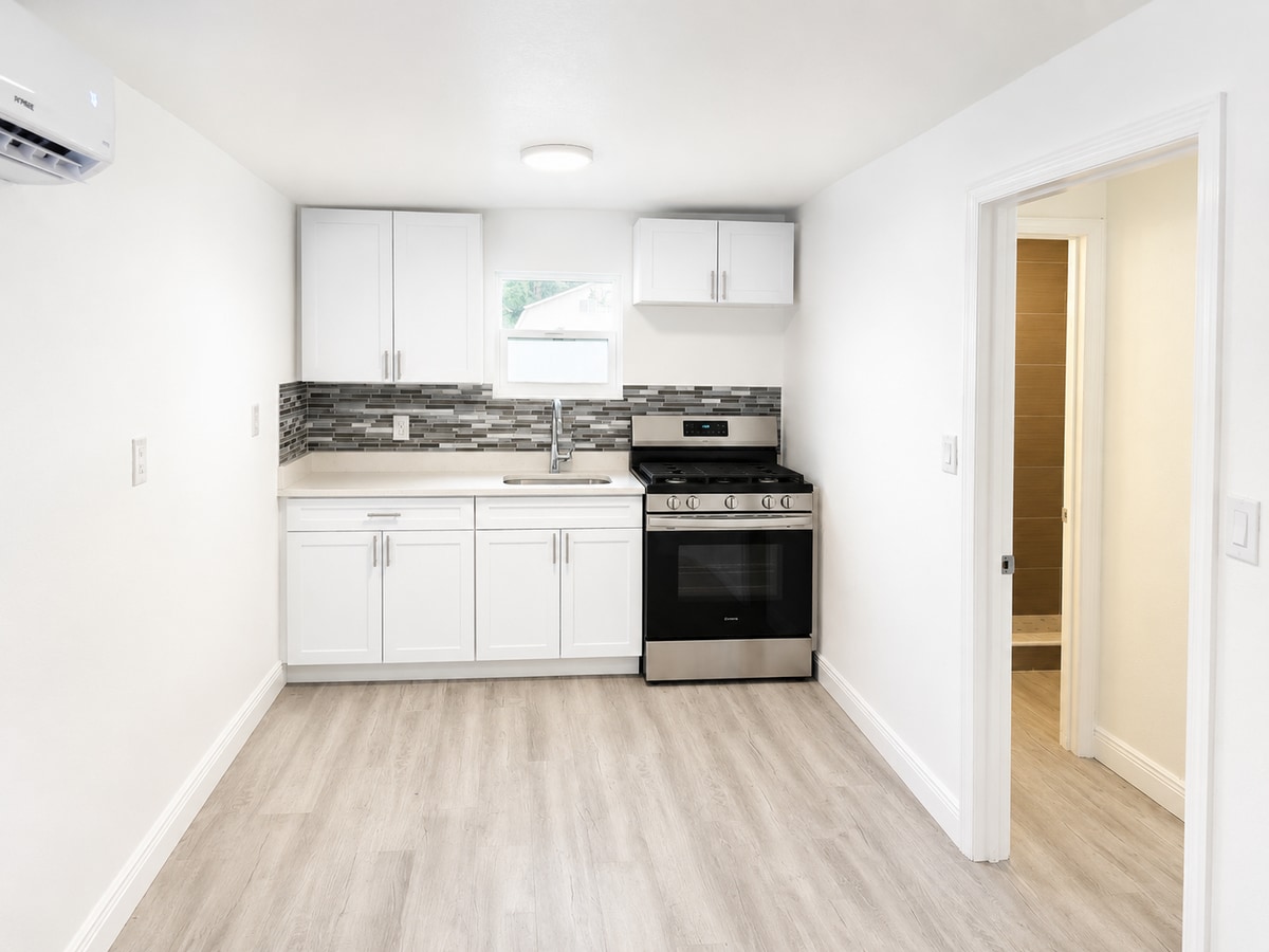 Charming and fully renovated 1-bedroom, 1-bath ADU for Lease!! Landscaping/Utilities Included - Charming and fully renovated 1-bedroom, 1-bath ADU for Lease!! Landscaping/Utilities Included