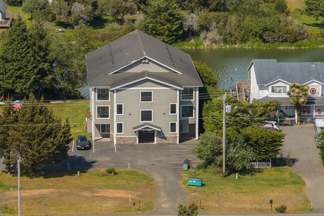 Building Photo - 978 Point Brown Ave SE Unit 4