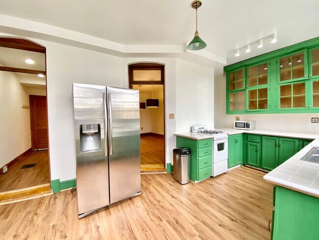 Photo - Renovated 3 Level TH - Ready to Rent