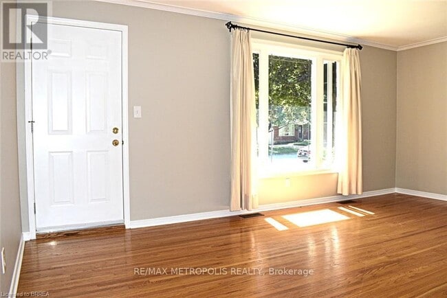 Photo - 5 McCammon St