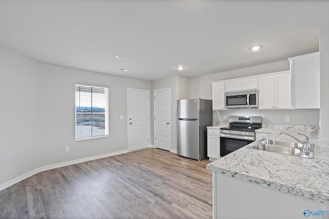 Photo - 4020 Ryan Dr SW