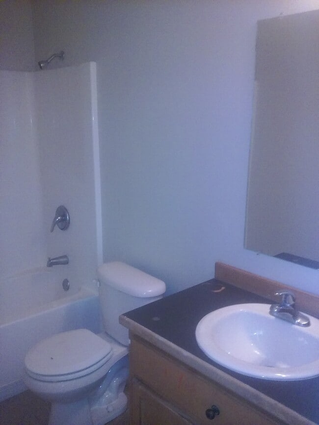 Photo - 1221 Oak St