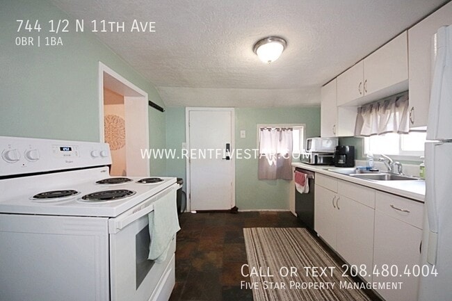 Photo - 744 1/2 N 11th Ave-
