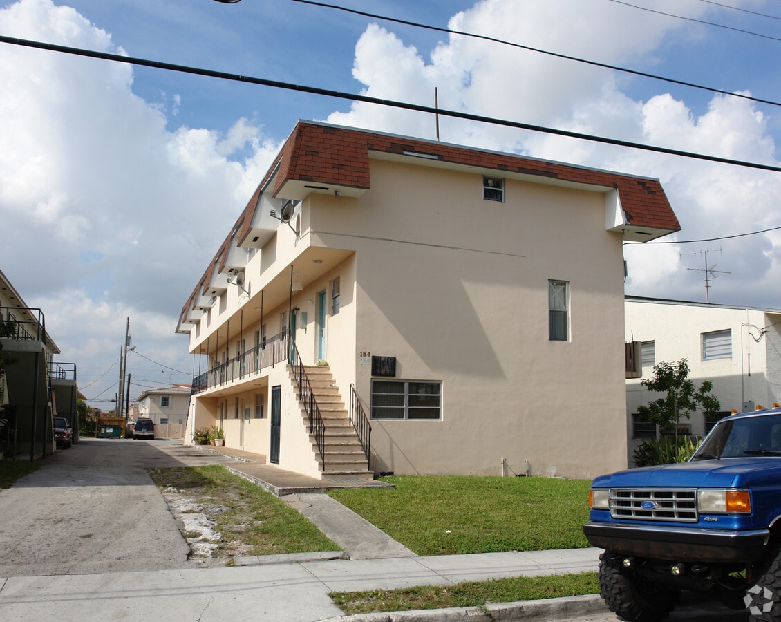 Photo - 154 SW 17th Ct