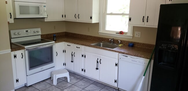 Photo - 23005 Boaz St