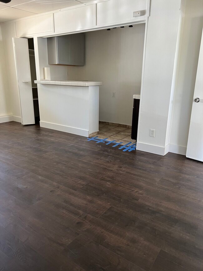 Photo - 5822 Willis Ave