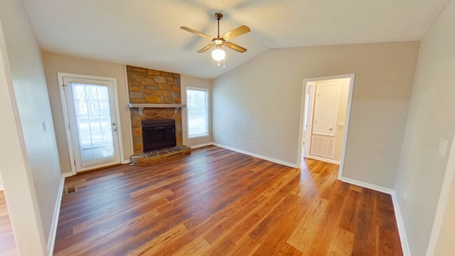 Photo - 928 Winterberry Dr