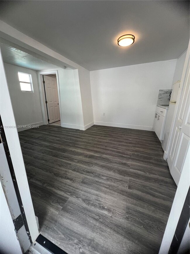 Photo - 1999 NW 2nd St Unit 2