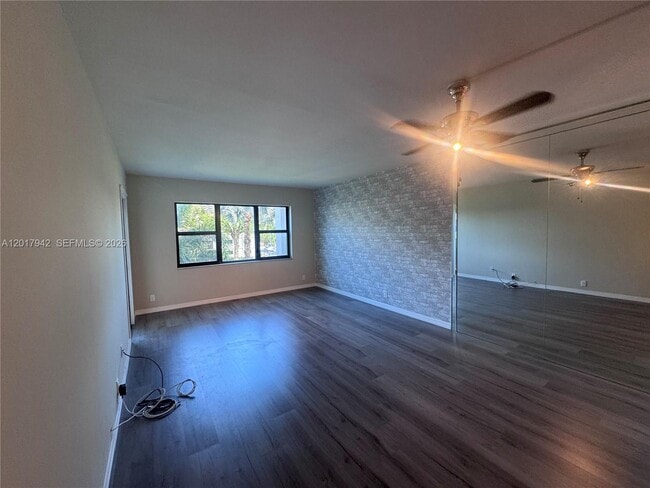 Photo - 1000 River Reach Dr Unidad 302