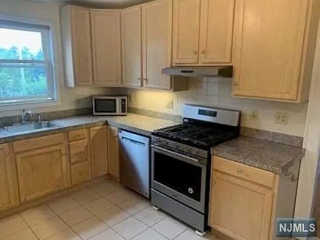 Photo - 181 Grand Ave