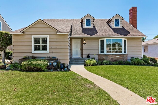 Photo - 7719 Hosford Ave