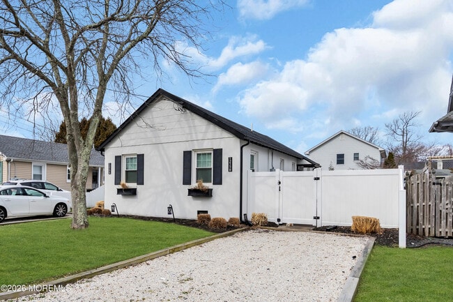 Building Photo - 1215 Lister St Unit B