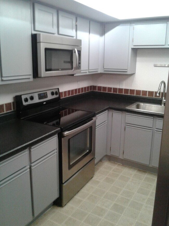 Photo - "FREE RENT! Early move-in available. Inter...