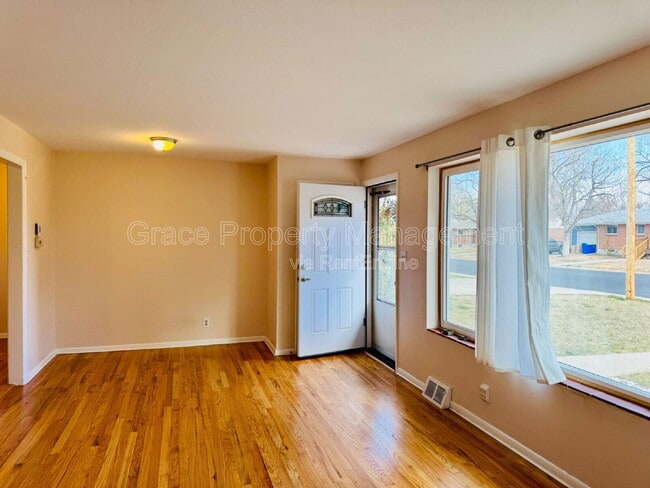 Photo - 411 S Simms St