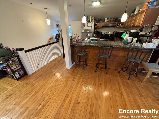 Photo - 34 Bentley St Apartments Unit 3