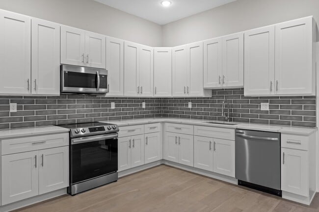 Building Photo - 418 Jefferson Ave Unit 2