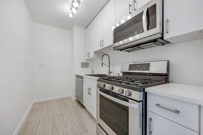 Photo - 39-65 52nd St-10E Unidad 10E