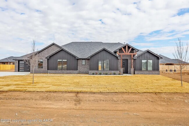 Photo - 504 Country Club Dr