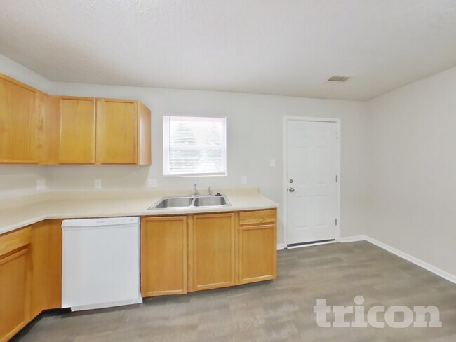 Photo - 10818 Wymm Ln