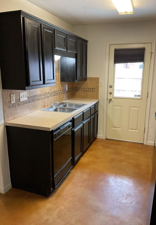 213 W Arlo Rd Unit 213 W Arlo Road - Unit A