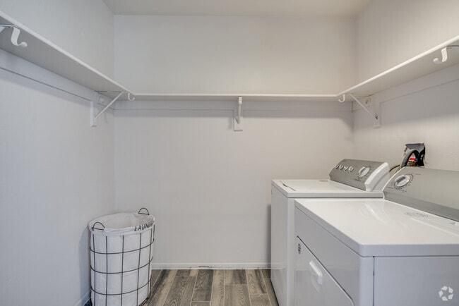 2BR, 2BA - 844SF
