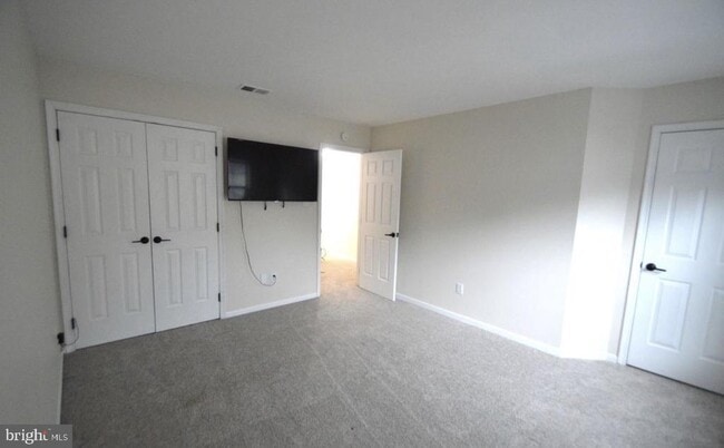 Photo - 138 Creekside Ct