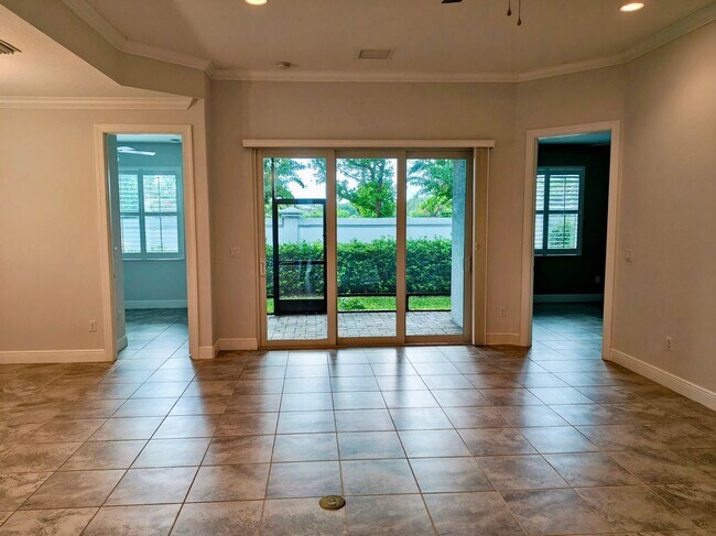 2557 Bella Vista Cir