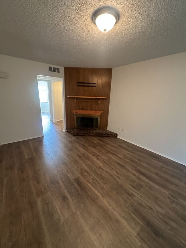Photo - Freshly Renovated - 2 Bedroom | Pet Friendly
