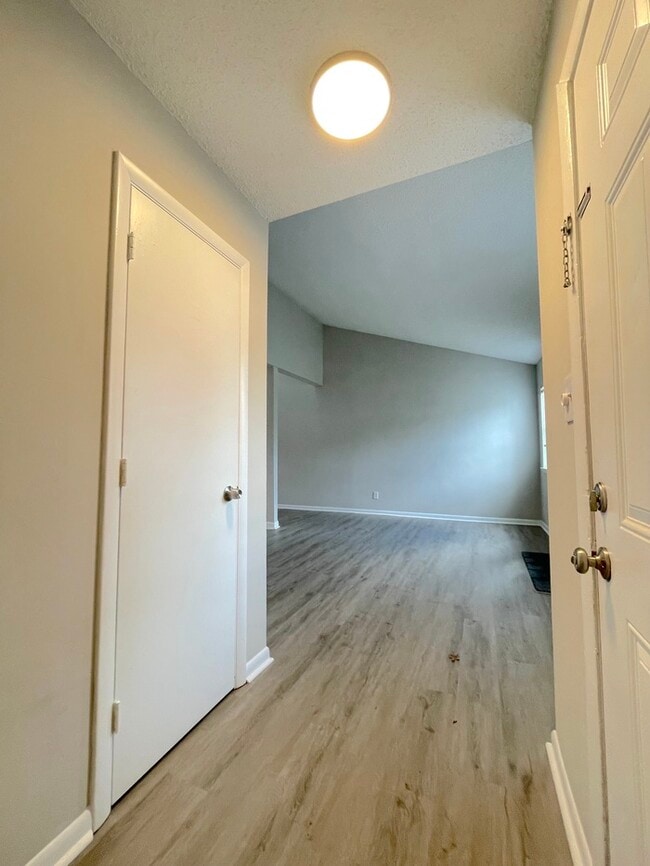 Photo - UPDATED 2BED/1BATH TOWNHOME IN TOWN CENTER...